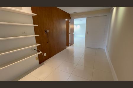 Apartamento para alugar com 260m², 4 quartos e 3 vagas Apartamento para alugar com 260m², 4 quartos e 3 vagasSala íntima