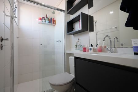 Apartamento à venda com 64m², 2 quartos e 2 vagasBanheiro da Suíte 1