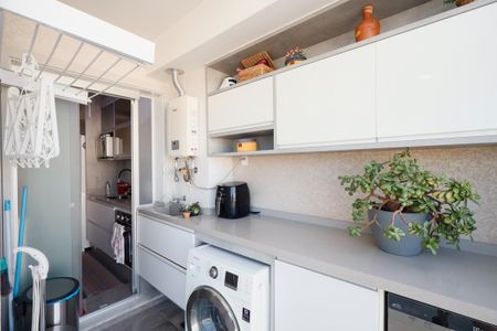 Apartamento à venda com 64m², 2 quartos e 2 vagasCozinha e Área de Serviço