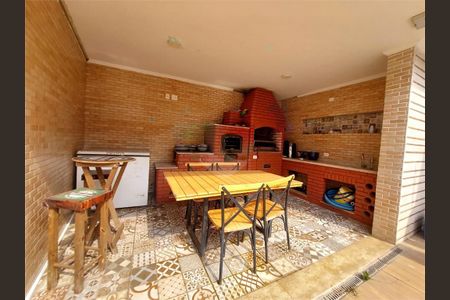 Casa à venda com 208m², 4 quartos e 2 vagas