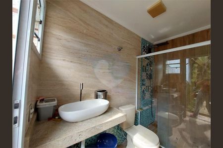 Casa à venda com 208m², 4 quartos e 2 vagas