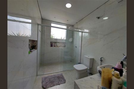 Casa à venda com 208m², 4 quartos e 2 vagas