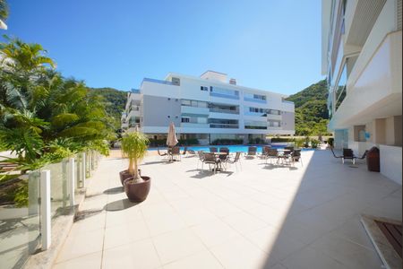 Apartamento para alugar com 106m², 2 quartos e 2 vagasPiscina