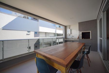 Apartamento para alugar com 106m², 2 quartos e 2 vagasSacada da Sala