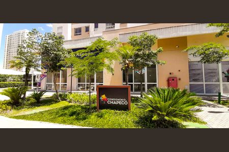 Apartamento à venda com 46m², 2 quartos e 1 vaga Apartamento à venda com 46m², 2 quartos e 1 vagaFachada e portaria
