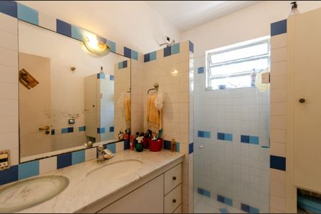 Casa à venda com 201m², 5 quartos e 3 vagasBanheiro
