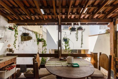 Casa à venda com 201m², 5 quartos e 3 vagasChurrasqueira