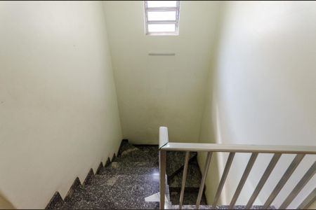 Escada de casa à venda com 5 quartos, 201m² em Vila Palmeiras, São Paulo