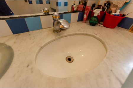 Casa à venda com 201m², 5 quartos e 3 vagasBanheiro