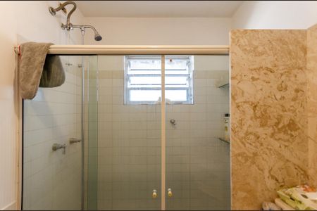 Casa à venda com 201m², 5 quartos e 3 vagasSuíte - Banheiro