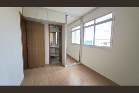 Apartamento à venda com 2 quartos, 57m² em Lundcéia, Lagoa Santa