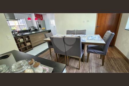Casa à venda com 8 quartos, 200m² em Parque Sao Domingos, São Paulo