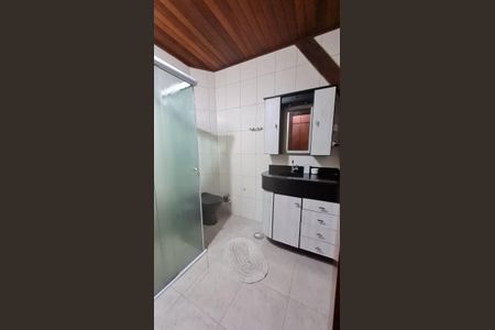 Casa de condomínio para alugar com 180m², 3 quartos e 1 vagaBanheiro