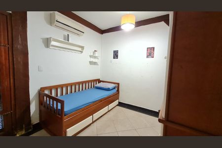 Casa de condomínio para alugar com 180m², 3 quartos e 1 vagaQuarto