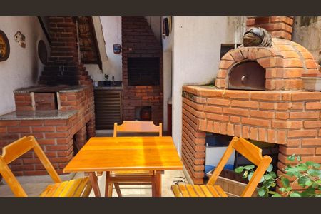 Casa de condomínio para alugar com 180m², 3 quartos e 1 vagaÁrea de Lazer