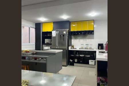Casa à venda com 3 quartos, 200m² em Cambuci, São Paulo