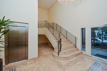 Apartamento à venda com 67m², 2 quartos e 1 vaga Apartamento à venda com 67m², 2 quartos e 1 vagaHall social