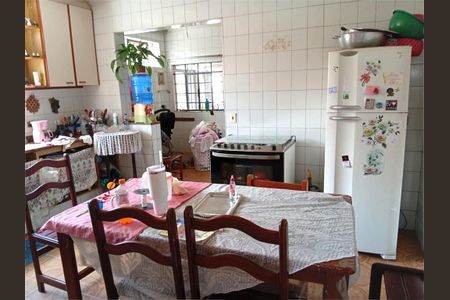 Casa à venda com 4 quartos, 140m² em Vila Divina Pastora, São Paulo