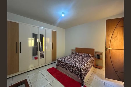 Casa à venda com 250m², 6 quartos e 1 vaga