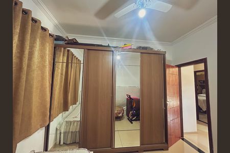 Casa à venda com 250m², 6 quartos e 1 vaga