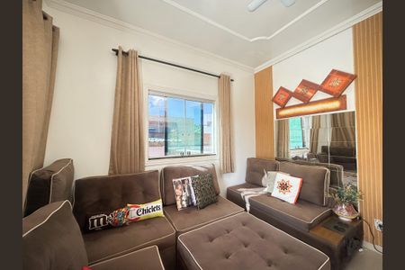 Casa à venda com 6 quartos, 250m² em Vereda, Contagem