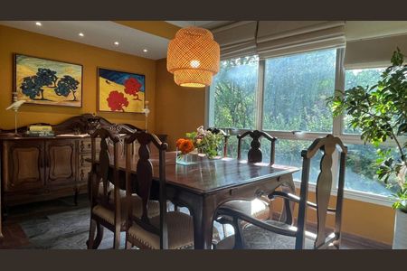 Casa de condomínio à venda com 853m², 4 quartos e 3 vagas