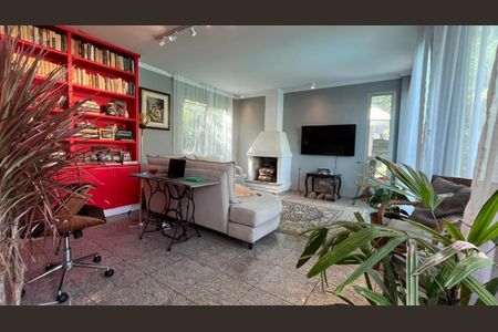 Casa de condomínio à venda com 853m², 4 quartos e 3 vagas