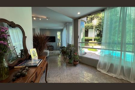 Casa de condomínio à venda com 853m², 4 quartos e 3 vagas
