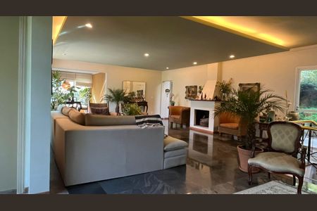 Casa de condomínio à venda com 853m², 4 quartos e 3 vagas