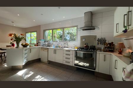 Casa de condomínio à venda com 853m², 4 quartos e 3 vagas