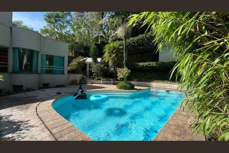 Casa de condomínio à venda com 853m², 4 quartos e 3 vagas