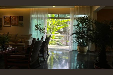 Casa de condomínio à venda com 853m², 4 quartos e 3 vagas