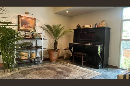 Casa de condomínio à venda com 853m², 4 quartos e 3 vagas