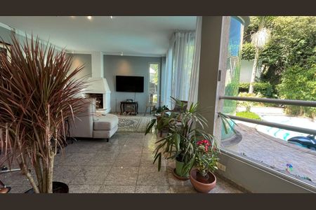 Casa de condomínio à venda com 853m², 4 quartos e 3 vagas