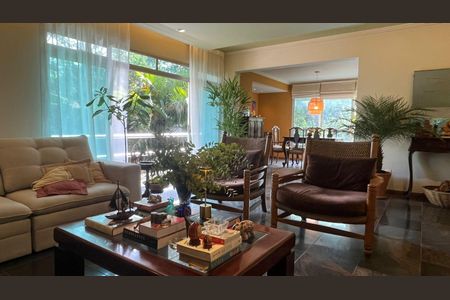 Casa de condomínio à venda com 853m², 4 quartos e 3 vagas