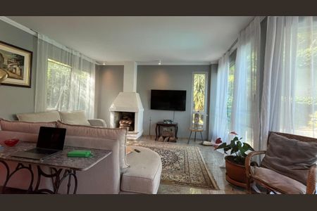 Casa de condomínio à venda com 853m², 4 quartos e 3 vagas