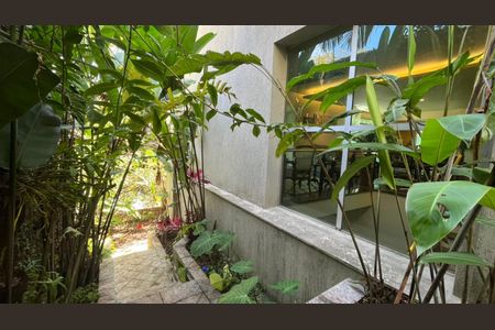 Casa de condomínio à venda com 853m², 4 quartos e 3 vagas
