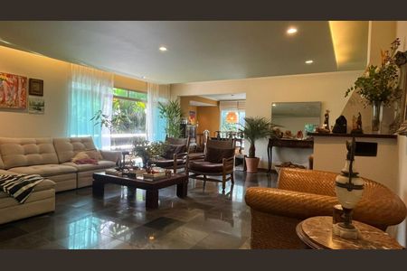 Casa de condomínio à venda com 853m², 4 quartos e 3 vagas