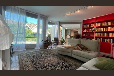 Casa de condomínio à venda com 853m², 4 quartos e 3 vagas