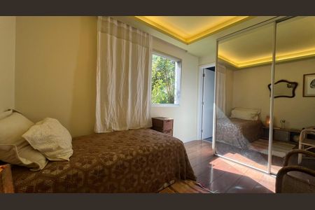 Casa de condomínio à venda com 853m², 4 quartos e 3 vagas