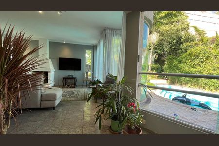 Casa de condomínio à venda com 853m², 4 quartos e 3 vagas