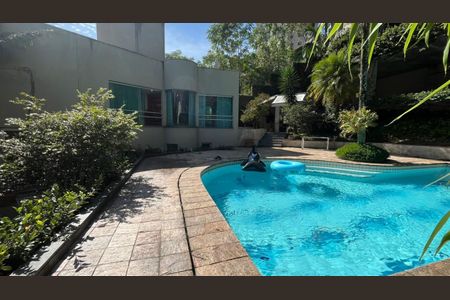 Casa de condomínio à venda com 853m², 4 quartos e 3 vagas