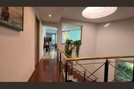 Casa de condomínio à venda com 853m², 4 quartos e 3 vagas