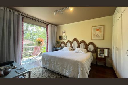 Casa de condomínio à venda com 853m², 4 quartos e 3 vagas