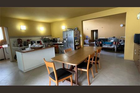 Casa à venda com 3 quartos, 250m² em Vila Cordeiro, São Paulo