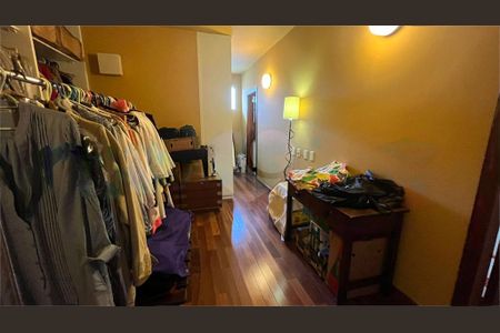 Casa à venda com 3 quartos, 250m² em Vila Cordeiro, São Paulo