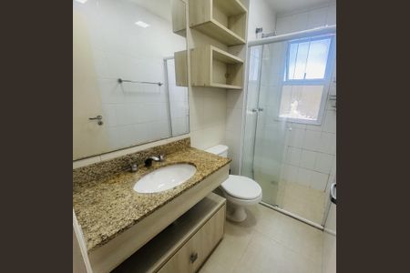 Banheiro  de apartamento à venda com 3 quartos, 94m² em Alphaville, Santana de Parnaíba