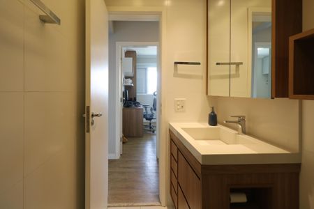 Apartamento à venda com 101m², 3 quartos e 3 vagas Apartamento à venda com 101m², 3 quartos e 3 vagasBanheiro
