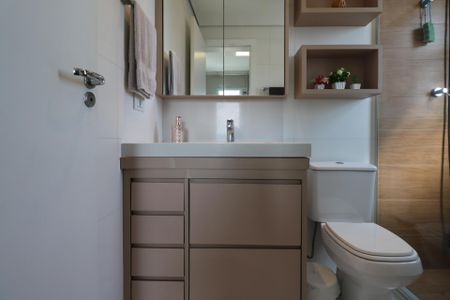 Apartamento à venda com 101m², 3 quartos e 3 vagas Apartamento à venda com 101m², 3 quartos e 3 vagasBanheiro da Suíte