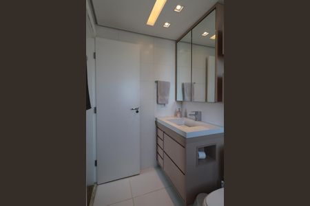 Apartamento à venda com 101m², 3 quartos e 3 vagas Apartamento à venda com 101m², 3 quartos e 3 vagasBanheiro da Suíte